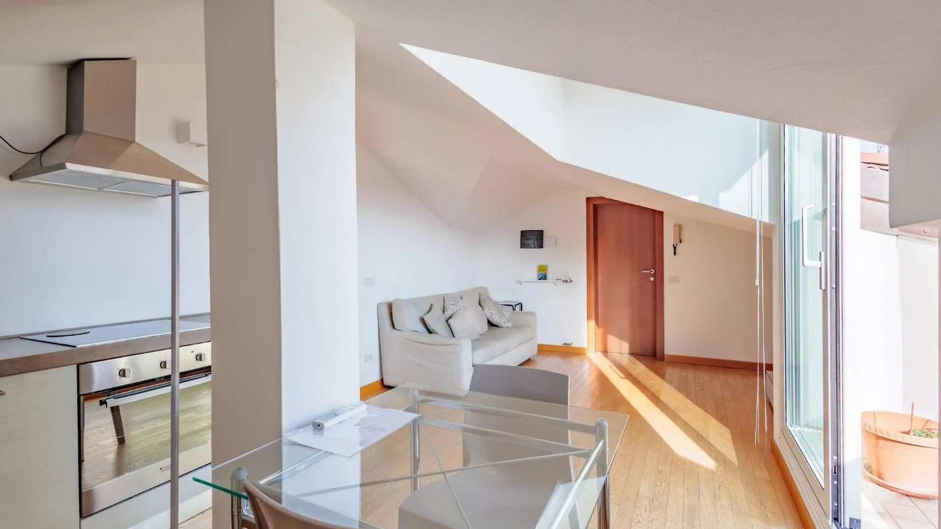 Serela Suite Bergamo 0*,